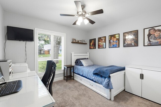 Building Photo - 7830 La Sobrina Dr