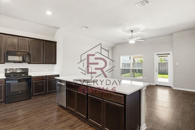 Building Photo - 3 bedroom 2 Bath home in Yowell Ranch