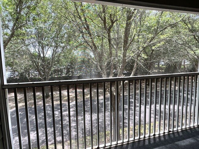 Building Photo - Gorgeous 2 bed/2 bath located in gated community!