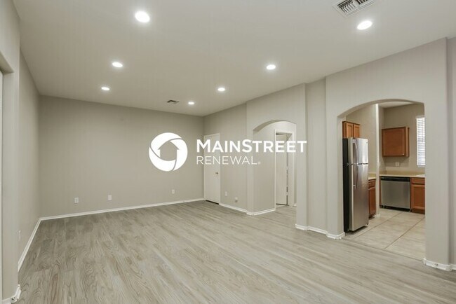 Building Photo - 3 Bedroom Pet-Friendly Home in Phoenix, AZ with Main Street Renewal