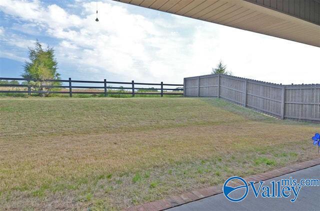 Building Photo - 206 Fields Pond Dr