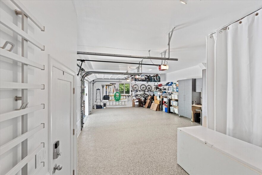 Building Photo - 1404 Coventry Ln
