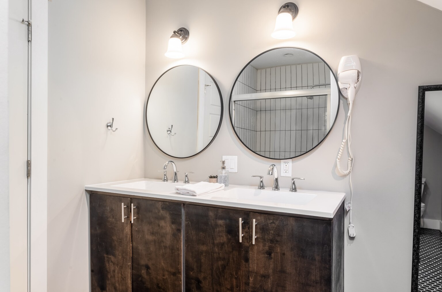 Building Photo - 3000 Neal St