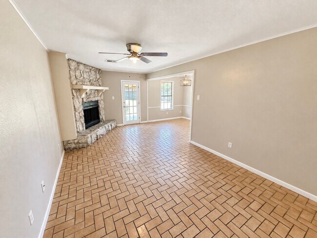 Building Photo - 2532 La Vonne Cir