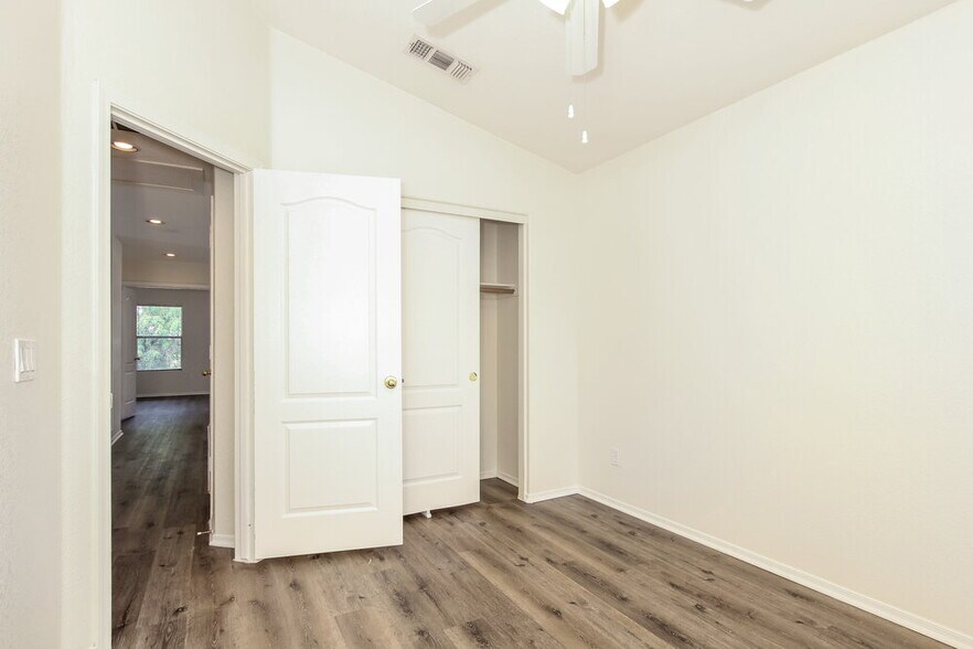 Building Photo - 3528 W Chama Dr