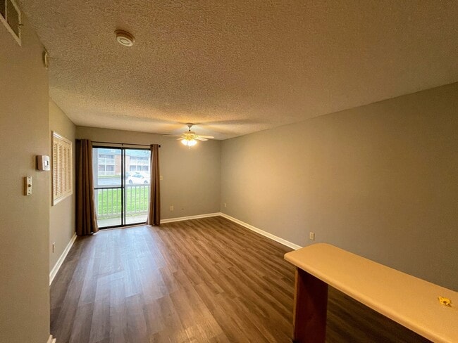 Building Photo - 6634 Willow Pointe Dr NW