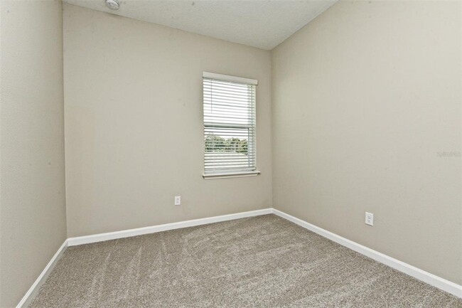 Building Photo - 627 Bayhawk St