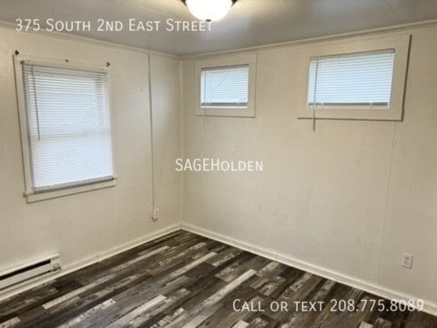 Building Photo - 375 S 2nd E St