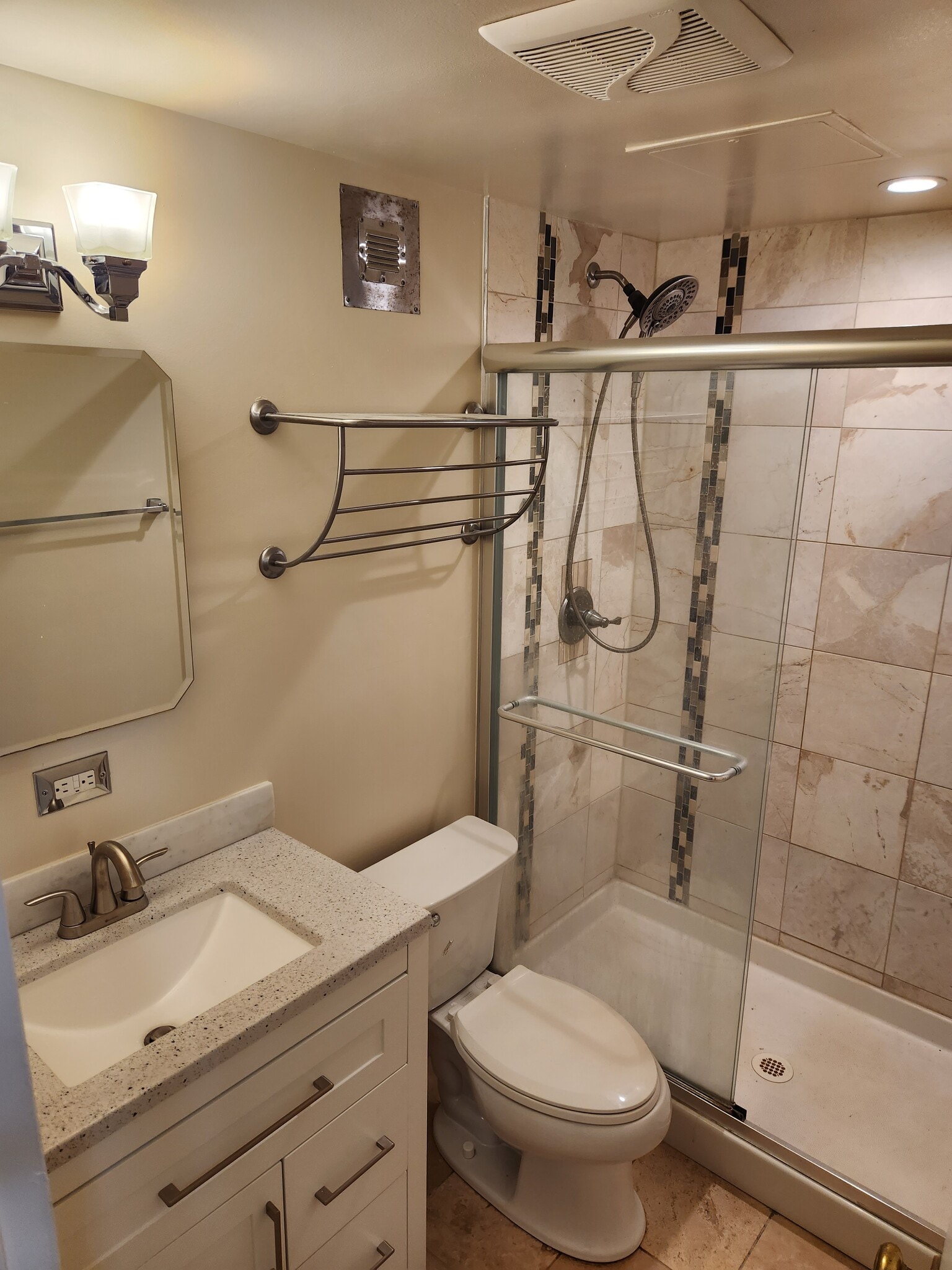 bathroom - 1931 N Cleveland St