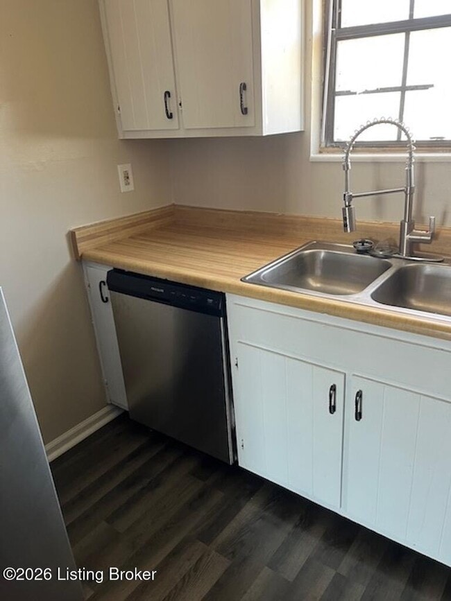 Building Photo - 1707A Cliff Ridge Ct