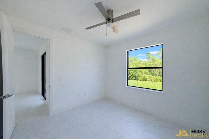 Building Photo - 1047 Jaguar Blvd