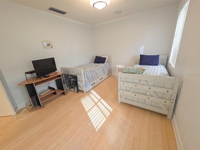 Building Photo - 505 Mandalay Ave