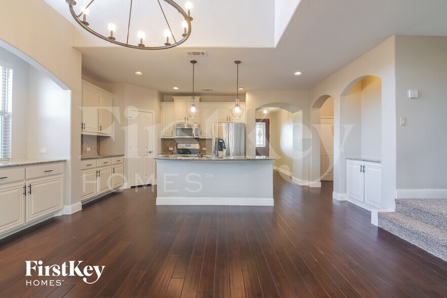 Building Photo - 1301 Lucetta Ct