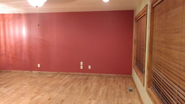 Building Photo - 1782 Larson Rd