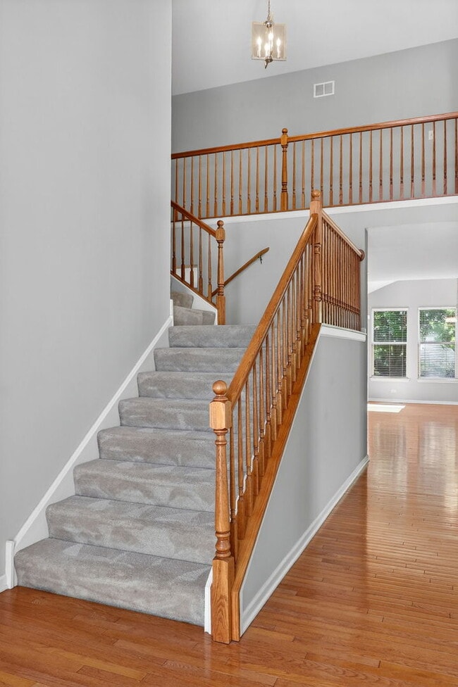 Building Photo - 607 Mansfield Way