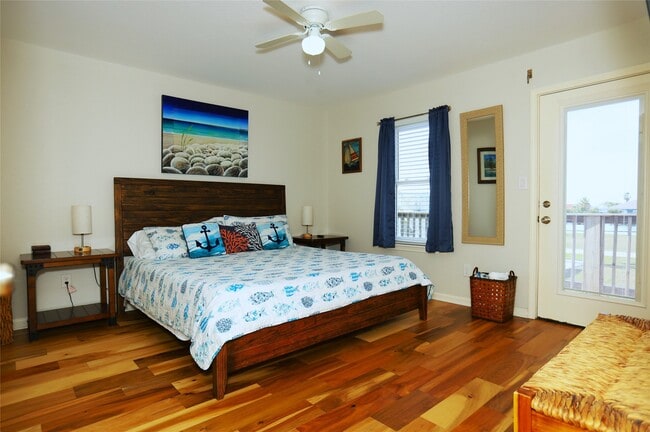 Building Photo - 131 Pieces of 8