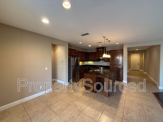 Building Photo - 2223 Ravenbrook Ln