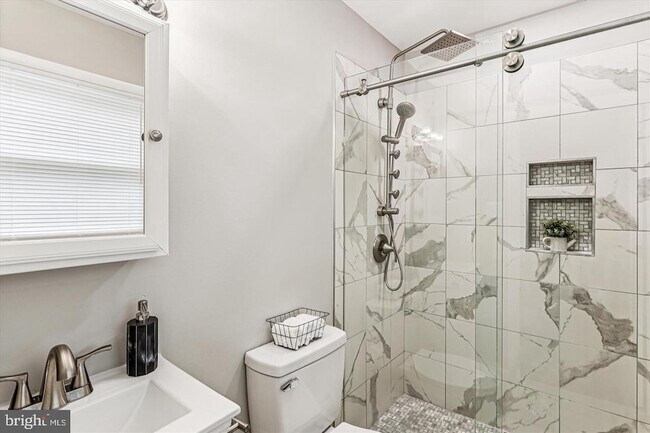 Building Photo - 7 Cedar Bluff Ct