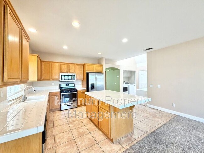 Building Photo - 37961 Veranda Way
