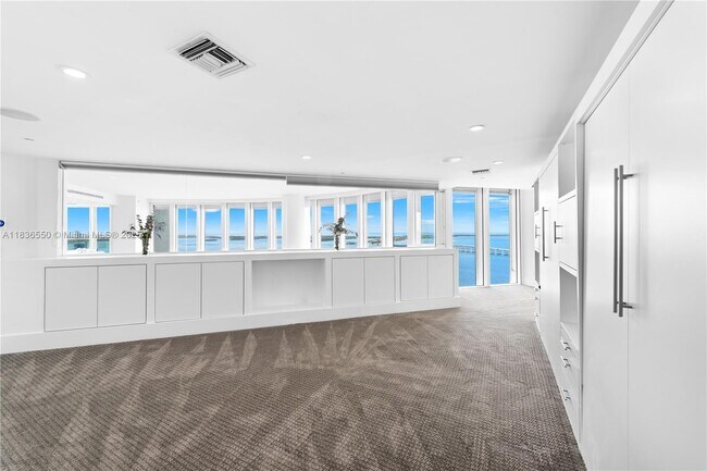 Building Photo - 1643 Brickell Ave