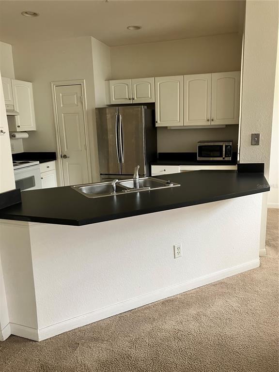 Building Photo - 860 N Orange Ave