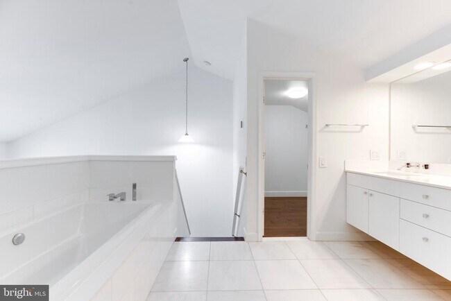 Building Photo - 6021 Riddle Walk