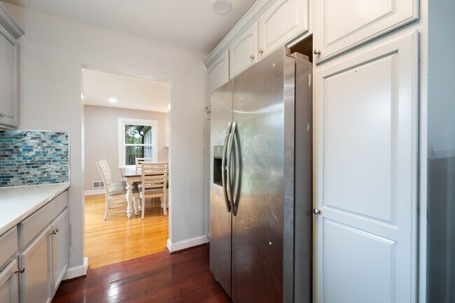 Building Photo - Beautiful Home With an Excellent Location in Potomac, MD