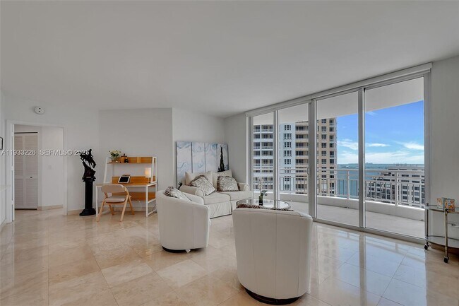 Building Photo - 848 Brickell Key Dr