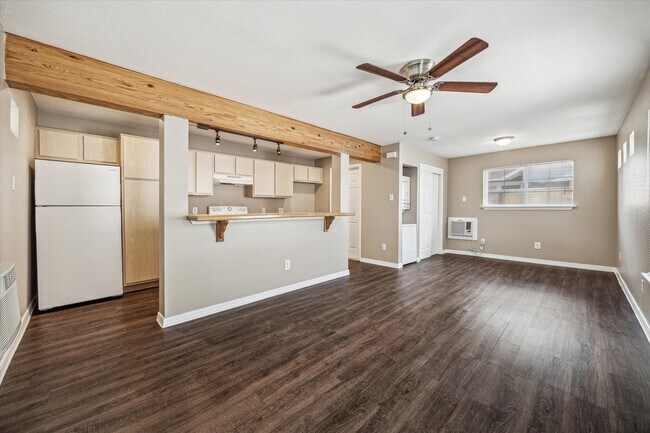 Primary Photo - 831 W 25th St