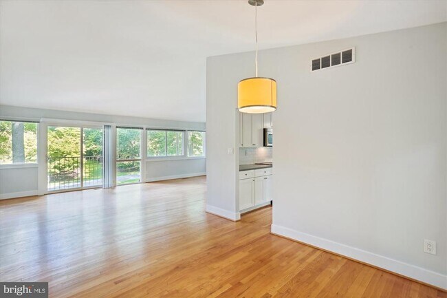 Building Photo - 8206 Stone Trail Dr