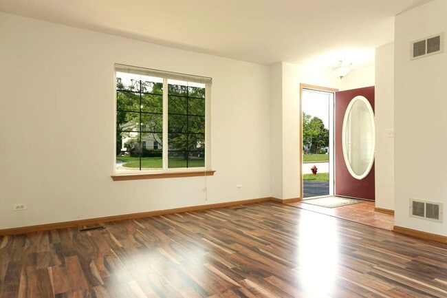 Building Photo - 2197 N Sedgefield Ct
