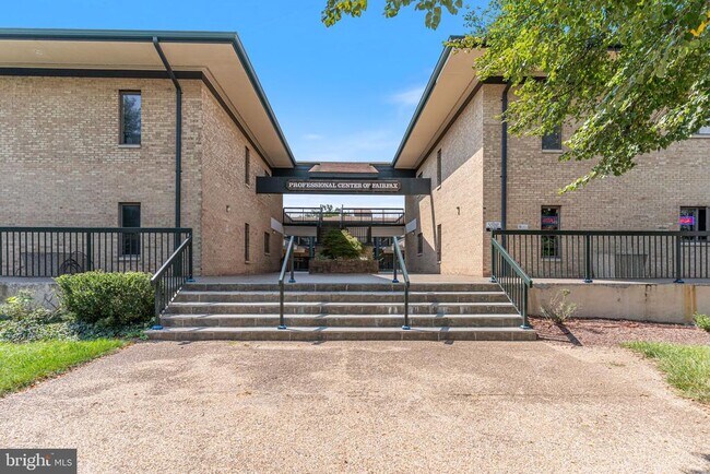 Building Photo - 4023 Poplar St
