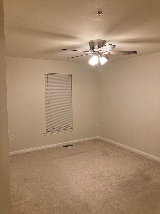 Building Photo - 4811 Waltonshire Cir