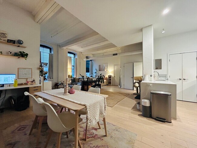 Building Photo - 430 Fairmount Ave