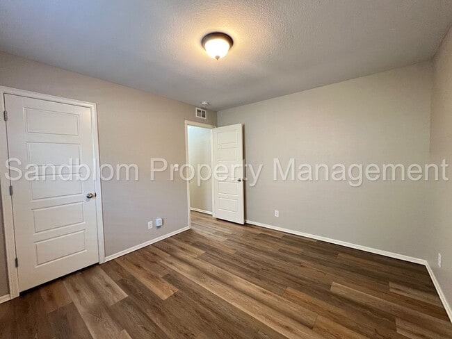 Building Photo - FOR LEASE | Jenks | $1645 Rent | Available...