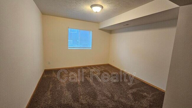 Building Photo - 1217 E Chantel Dr