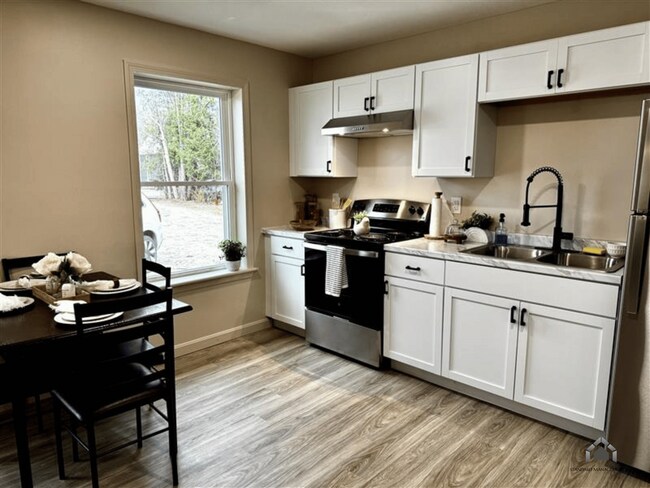 Building Photo - 22 Turner Ave