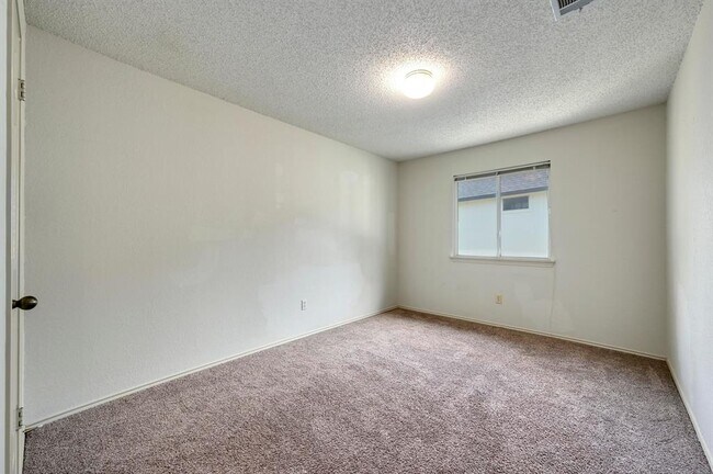 Building Photo - 9312 Silk Oak Cove