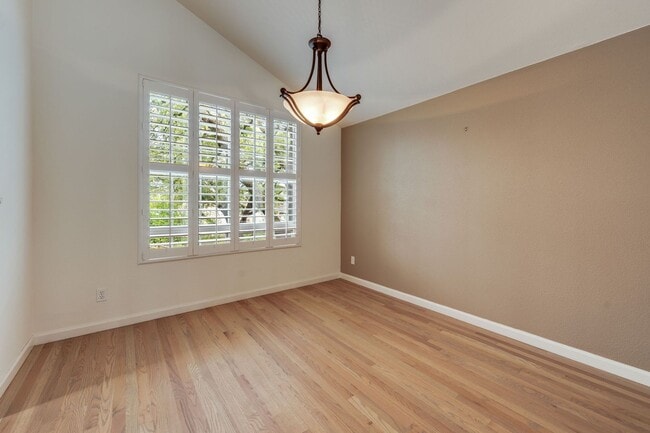 Building Photo - Stunning Folsom Split-Level Home with Pool & 3-Car Garage in Quiet Cul-De-Sac