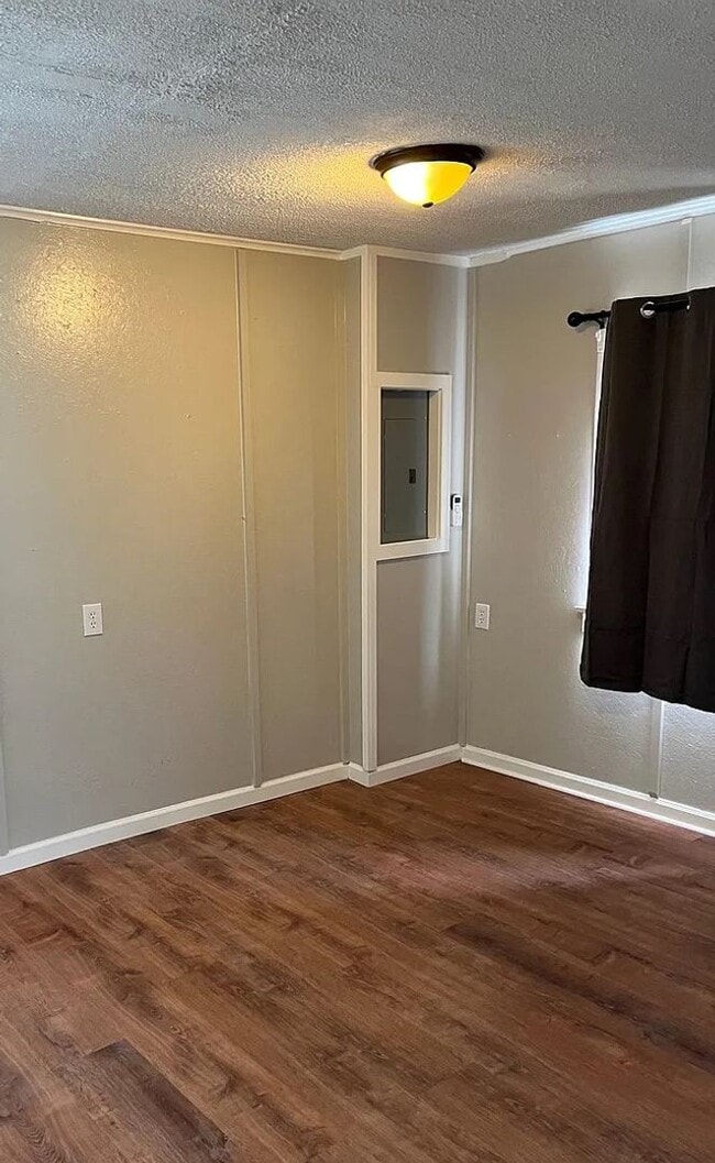 Building Photo - 1BR 1BA House Bristol VA 5 min from Casino