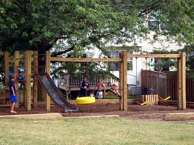 Building Photo - 2 bed Townhome in Annapolis in Hilltop Village