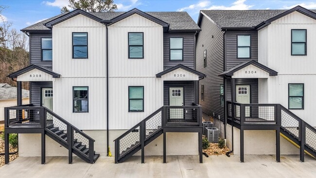 Building Photo - 8302 Lobelia Ln