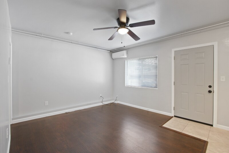 Building Photo - 5945 Gaviota Ave