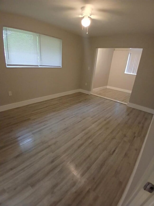 Building Photo - 1320 NE 146th St