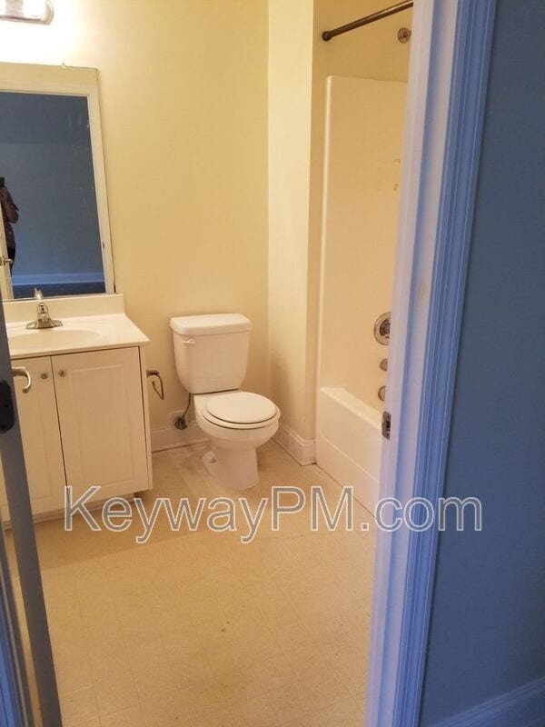 Building Photo - 302 Browning Dr