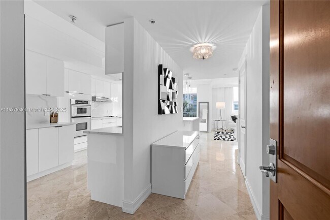 Building Photo - 99 SE Mizner Blvd