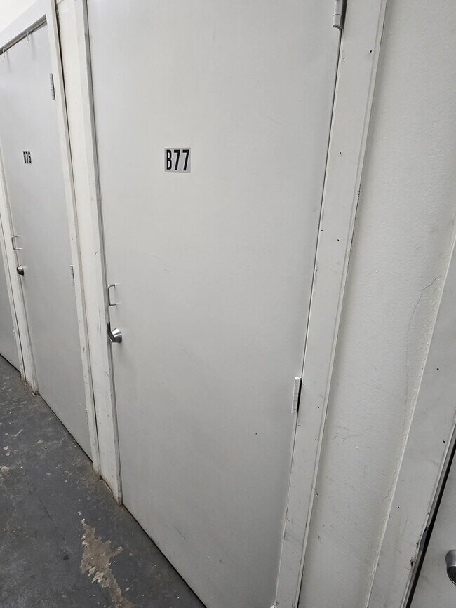 Building Photo - 208 W Washington St