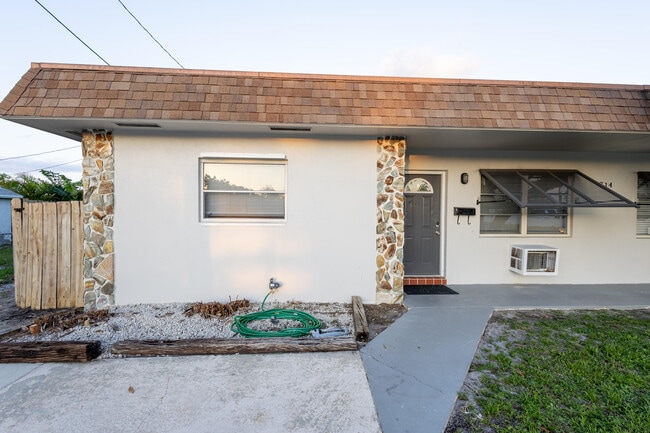 Primary Photo - 714 S Arnold Ave