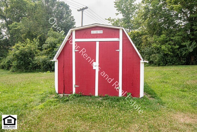 Building Photo - New Home in Kendallville now ready for rent!!