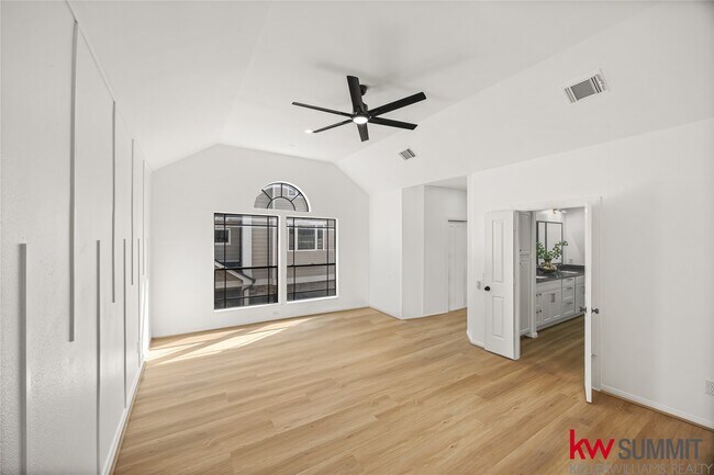 Building Photo - 2410 Calumet St